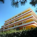 Bright And Cosy In Lido Dei Pini