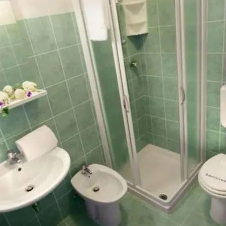 Bright And Cosy In Lido Dei Pini