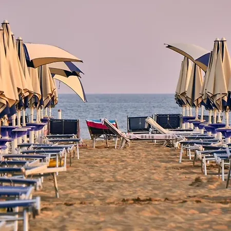 Bright And Cosy In Lido Dei Pini * Бібіоне