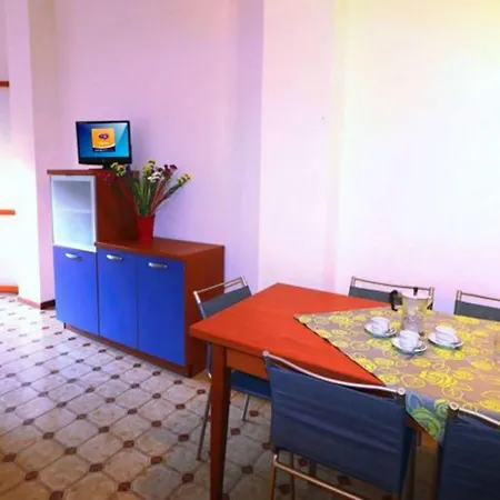 Bright And Cosy In Lido Dei Pini *