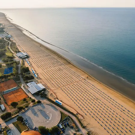 Bright And Cosy In Lido Dei Pini Апартаменты